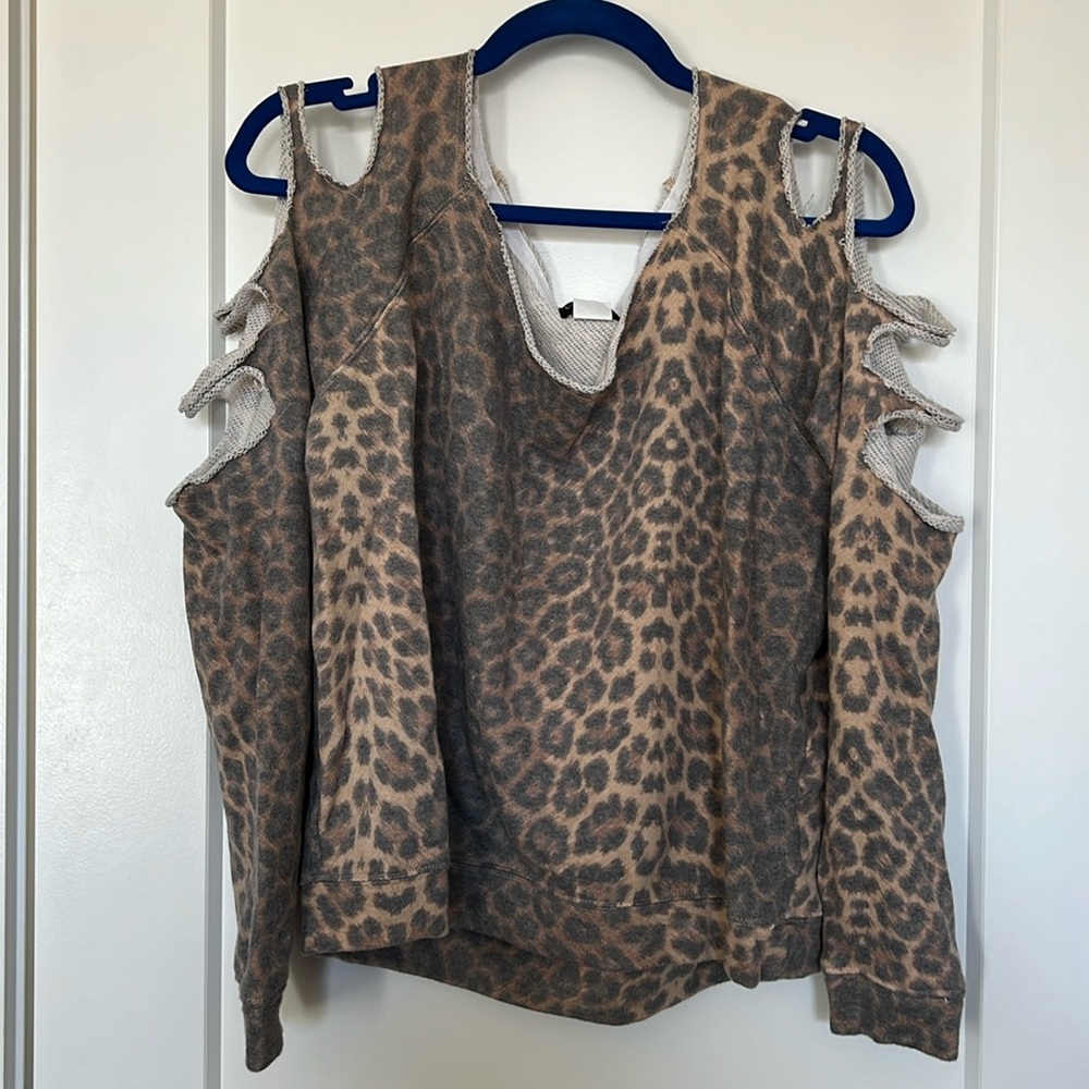 Venus Distressed XL Top Leopard Sweatshirt